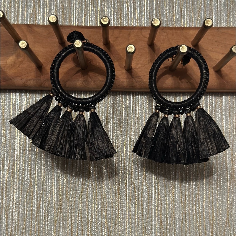 8 Necklaces & 7 Earrings - Picture 8 of 9